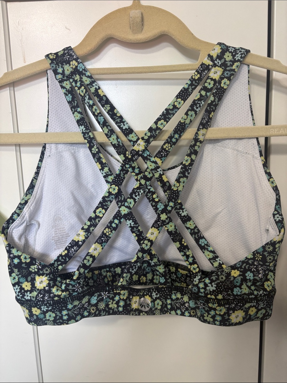 Senita Athletics Black Floral Athletic Short Set - Picture 4 of 8